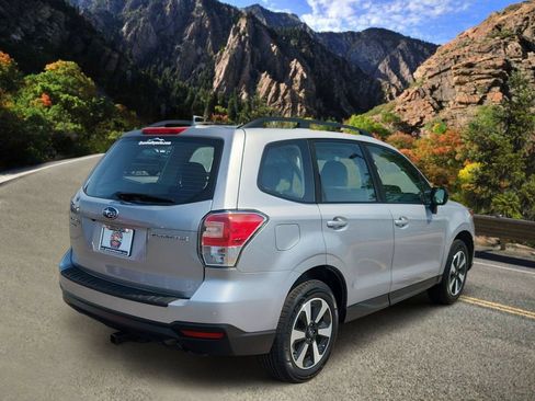 Used 2018 Subaru Forester 2.5i w/ Alloy Wheel Package AWD/4WD image 3