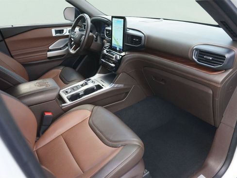 Used 2022 Ford Explorer King Ranch w/ Technology Package AWD/4WD image 18