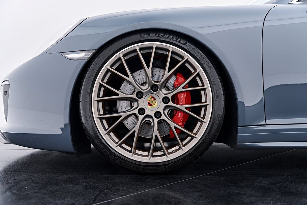 Used 2017 Porsche 911 Carrera 4S AWD/4WD image 3