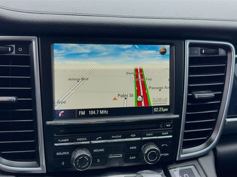 Used 2016 Porsche Panamera Edition image 9