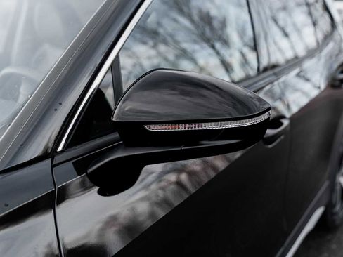 New 2026 Volkswagen Tiguan SE image 17