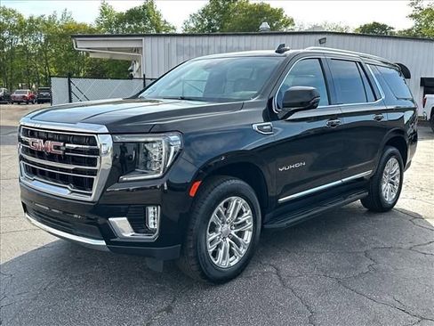 Certified 2023 GMC Yukon SLT w/ SLT Luxury Package image 5