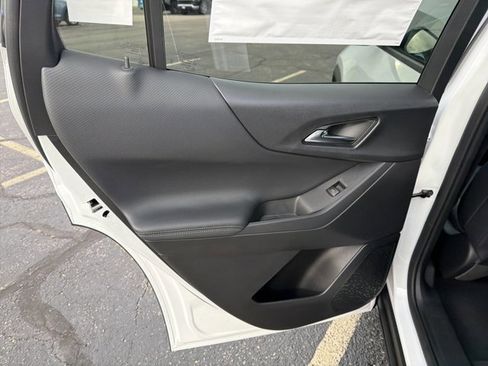 New 2026 Chevrolet Equinox LT w/ Convenience Package II image 23