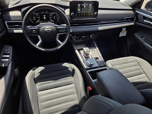 New 2026 Nissan Rogue SL AWD/4WD image 16