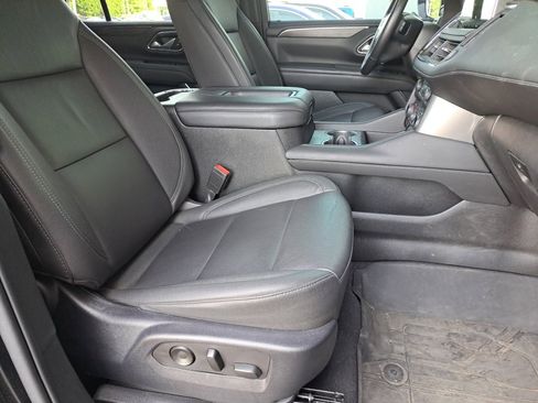 Used 2023 Chevrolet Tahoe Z71 w/ Luxury Package AWD/4WD image 14
