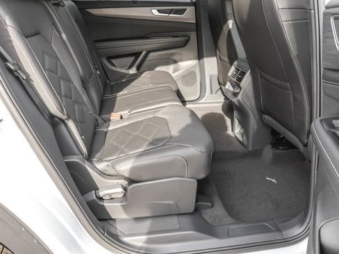 New 2026 Volkswagen Atlas Cross Sport SE FWD image 38