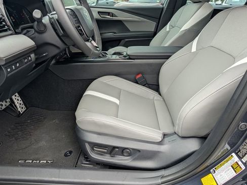 Used 2026 Toyota Camry SE FWD image 12