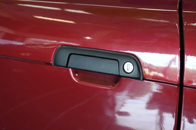 Used 1996 BMW 318i Convertible RWD image 9