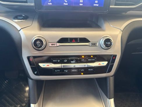 Used 2022 Ford Explorer XLT w/ Equipment Group 202A AWD/4WD image 21