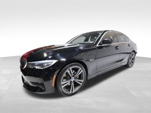 Used 2022 BMW 330e xDrive w/ Convenience Package image 8