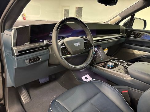New 2025 Cadillac Escalade IQ Luxury 2 image 23