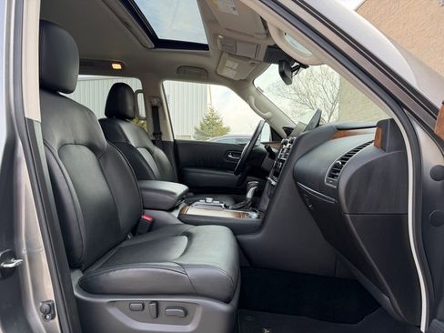 Used 2024 Nissan Armada SL w/ Captain's Chairs Package image 32