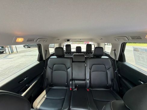 Used 2026 Nissan Pathfinder SL FWD image 36