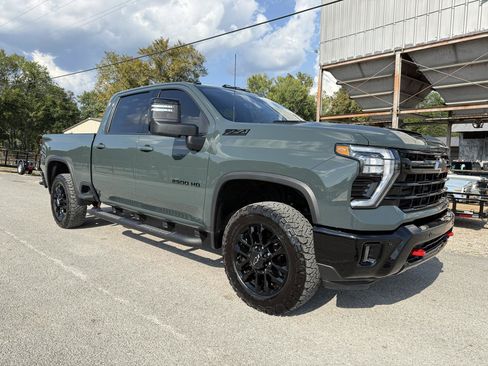 Used 2025 Chevrolet Silverado 2500 LTZ w/ Trail Boss Package AWD/4WD image 9