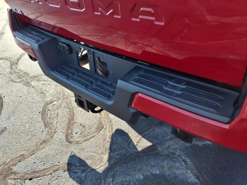 Used 2025 Toyota Tacoma SR5 AWD/4WD image 27
