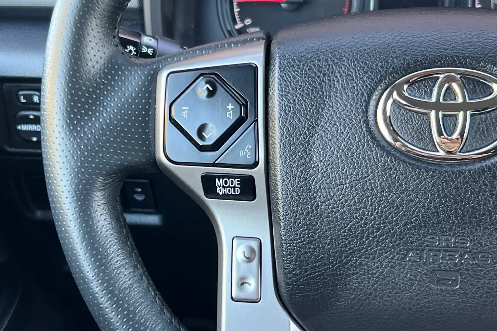 Used 2022 Toyota 4Runner SR5 AWD/4WD image 26