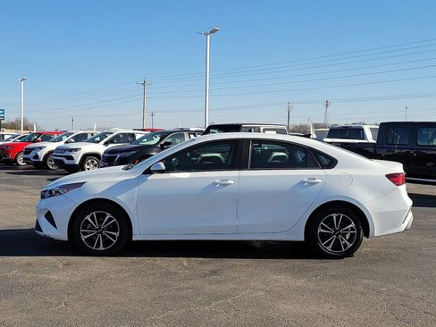 Used 2024 Kia Forte LXS image 3