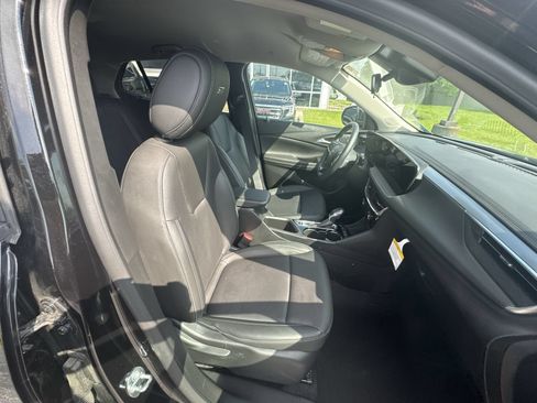 Certified 2024 Buick Encore GX Sport Touring FWD image 27