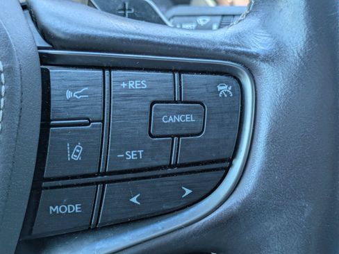 Used 2018 Lexus LS 500 w/ Luxury Package RWD image 17