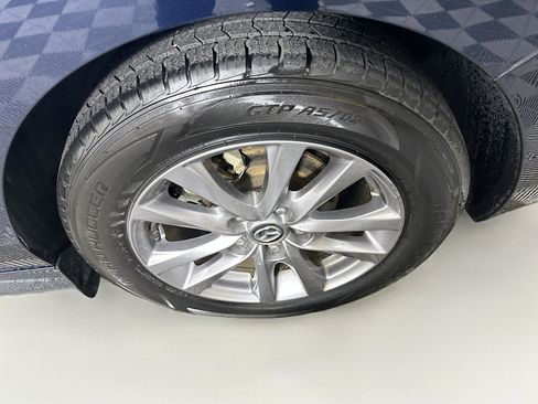 Used 2020 MAZDA MAZDA3 Sedan image 11