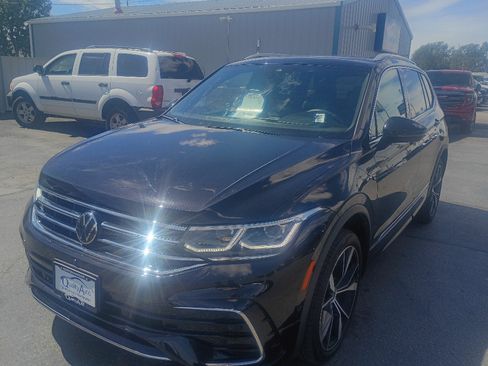 Used 2024 Volkswagen Tiguan SEL R-Line AWD/4WD image 2
