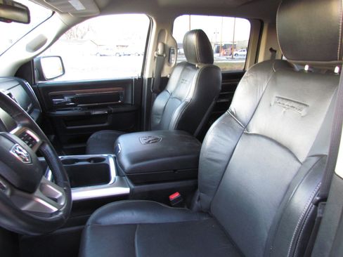 Used 2016 RAM 1500 Laramie w/ Convenience Group image 18