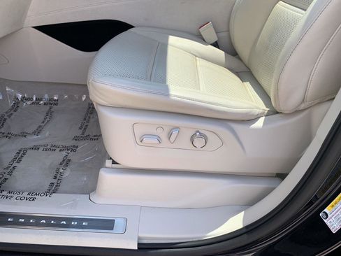 Used 2021 Cadillac Escalade Sport Platinum image 12