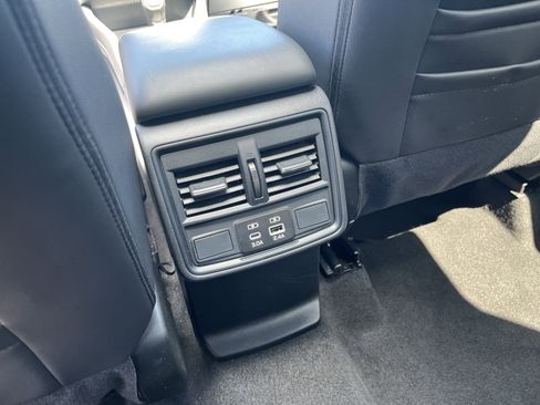 Used 2025 Subaru Forester Premium AWD/4WD image 5