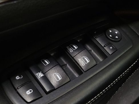 Used 2017 Jeep Grand Cherokee Limited image 27