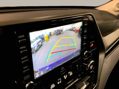 Used 2022 Toyota Highlander Limited AWD/4WD image 27