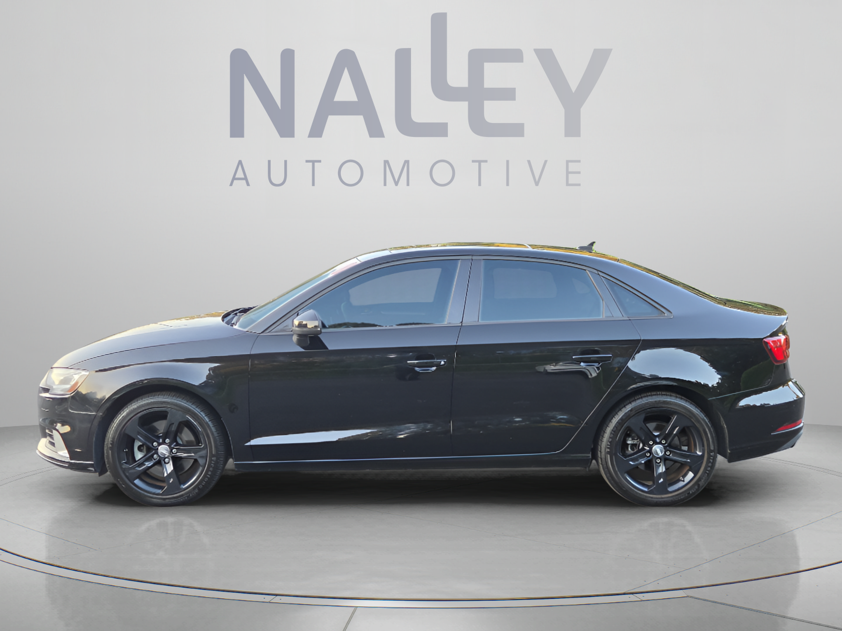 Used 2018 Audi A3 2.0T Premium FWD image 2