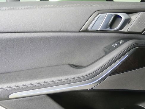 Used 2021 BMW X5 sDrive40i w/ Premium Package image 13