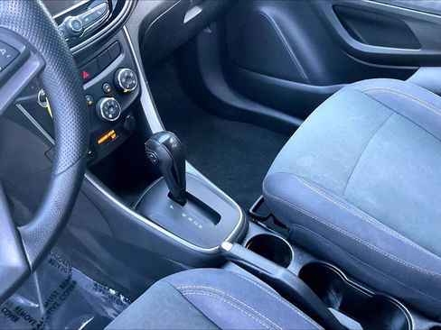 Used 2019 Chevrolet Trax LS FWD image 15