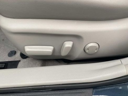 Used 2017 Toyota Camry XLE image 19