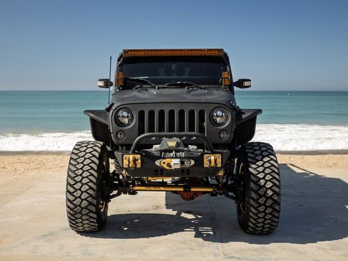 Used 2014 Jeep Wrangler Unlimited Rubicon w/ Connectivity Group image 51