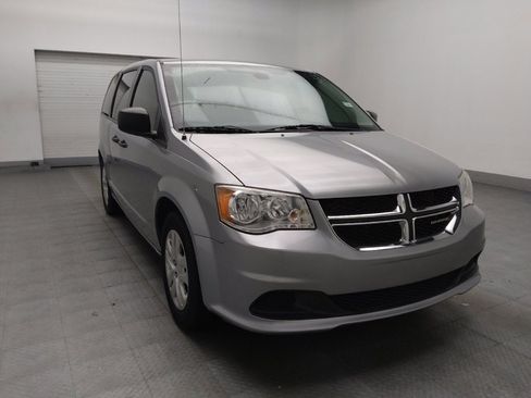 Used 2019 Dodge Grand Caravan SE w/ UConnect Hands-Free Group FWD image 13