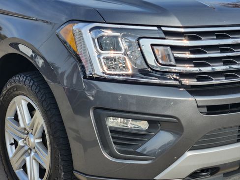Used 2019 Ford Expedition XLT w/ Equipment Group 202A image 6