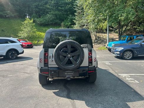 Certified 2024 Land Rover Defender 110 X-Dynamic SE AWD/4WD image 7