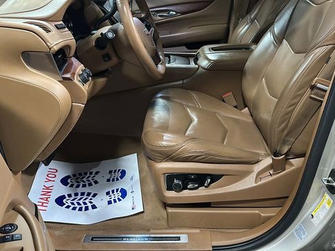 Used 2016 Cadillac Escalade Platinum image 9