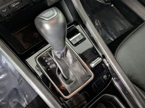 Certified 2023 Jeep Compass Limited image 17