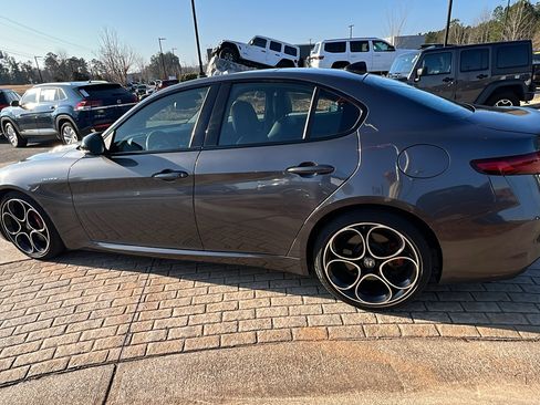 Used 2022 Alfa Romeo Giulia Veloce image 11