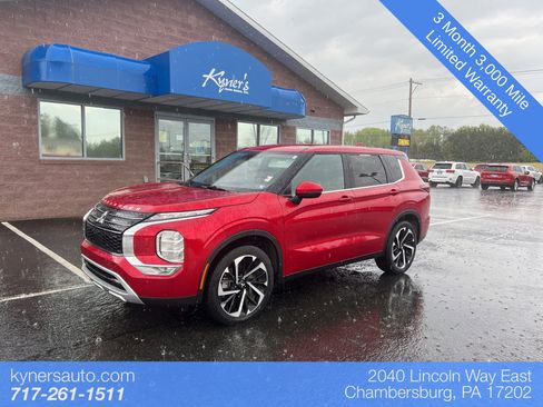 Used 2024 Mitsubishi Outlander AWD image 1
