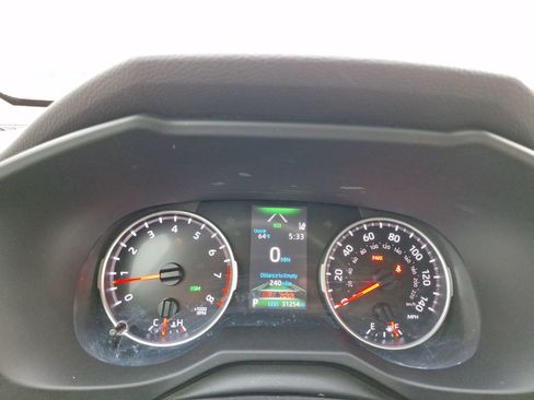 Used 2022 Toyota RAV4 XLE Premium image 19