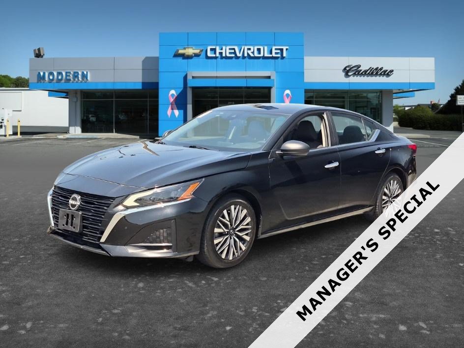 Used 2024 Nissan Altima 2.5 SV FWD image 1