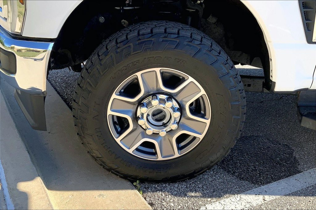 Used 2024 Ford F350 Lariat w/ Camper Package AWD/4WD image 8