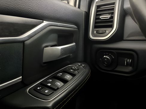 Used 2024 RAM 2500 Big Horn AWD/4WD image 22
