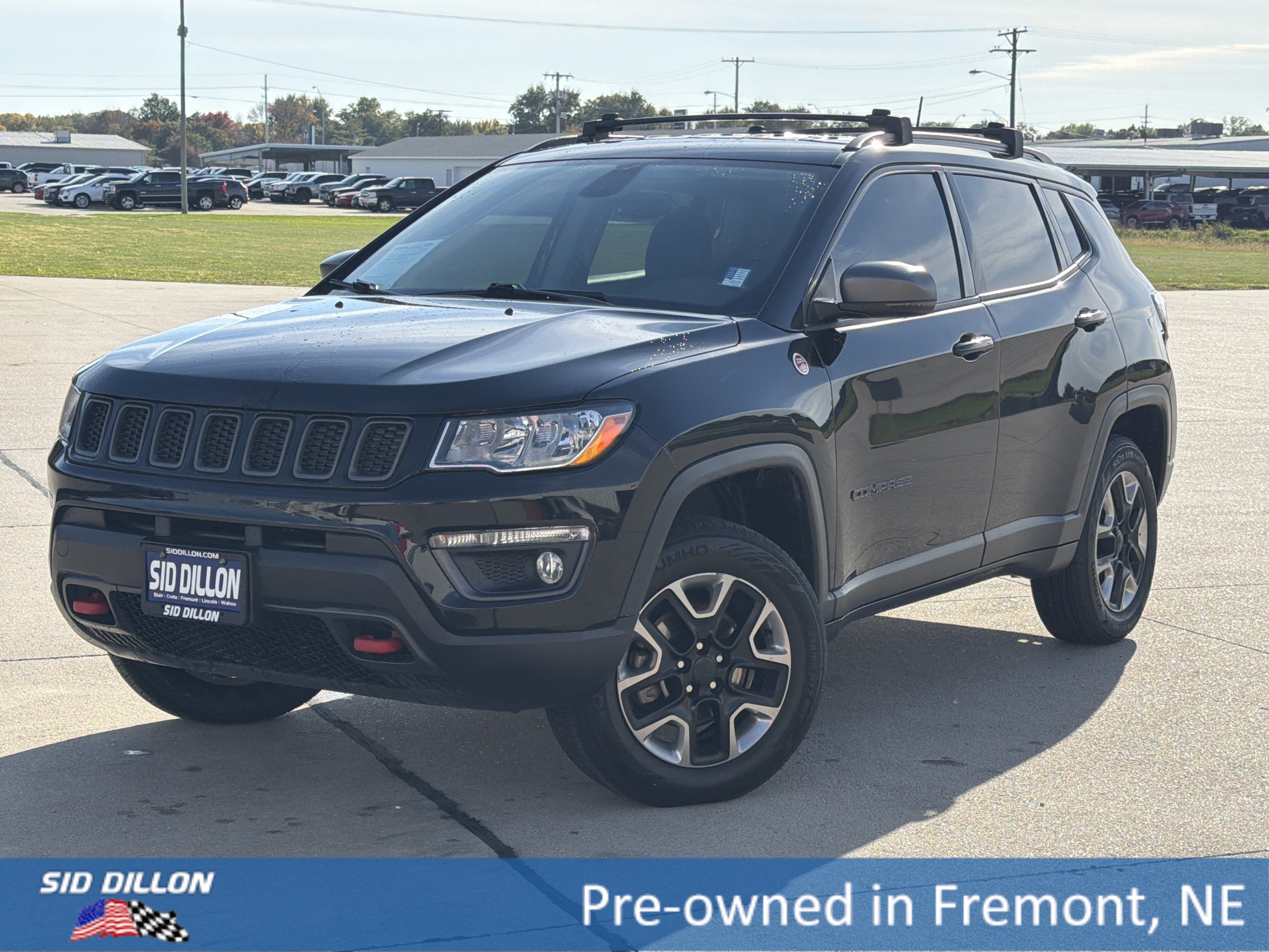 Used 2018 Jeep Compass Trailhawk w/ Leather Interior Group AWD/4WD image 1