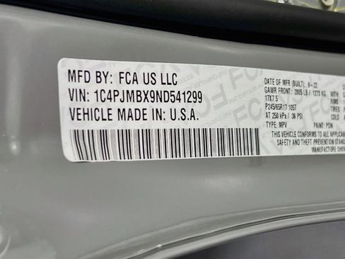 Used 2022 Jeep Cherokee Trailhawk AWD/4WD image 29