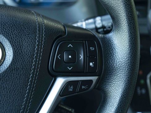 Used 2019 Toyota Sienna L FWD image 22