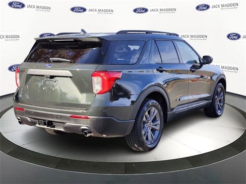 Certified 2022 Ford Explorer XLT w/ Equipment Group 202A image 5